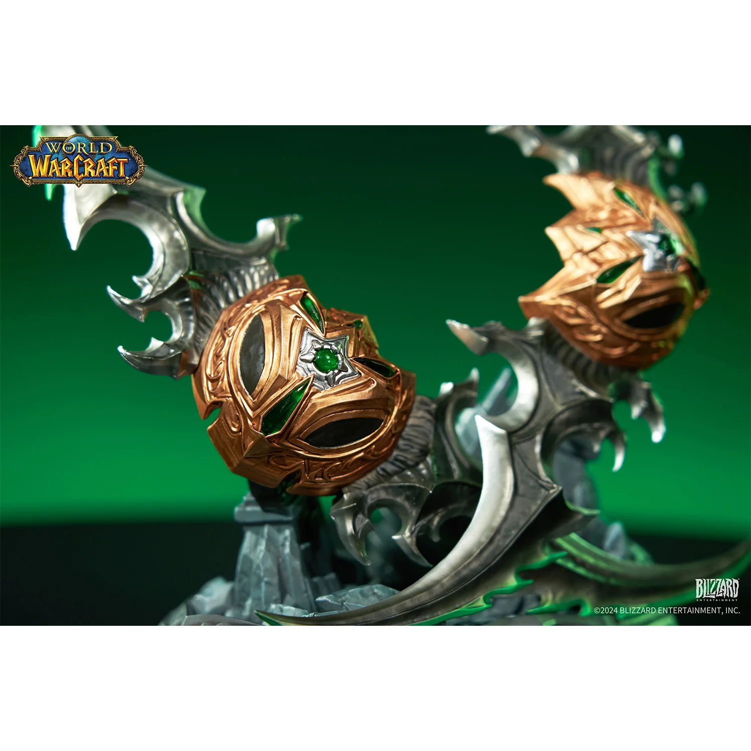 World of Warcraft Warglaives of Azzinoth Replica - Image 9